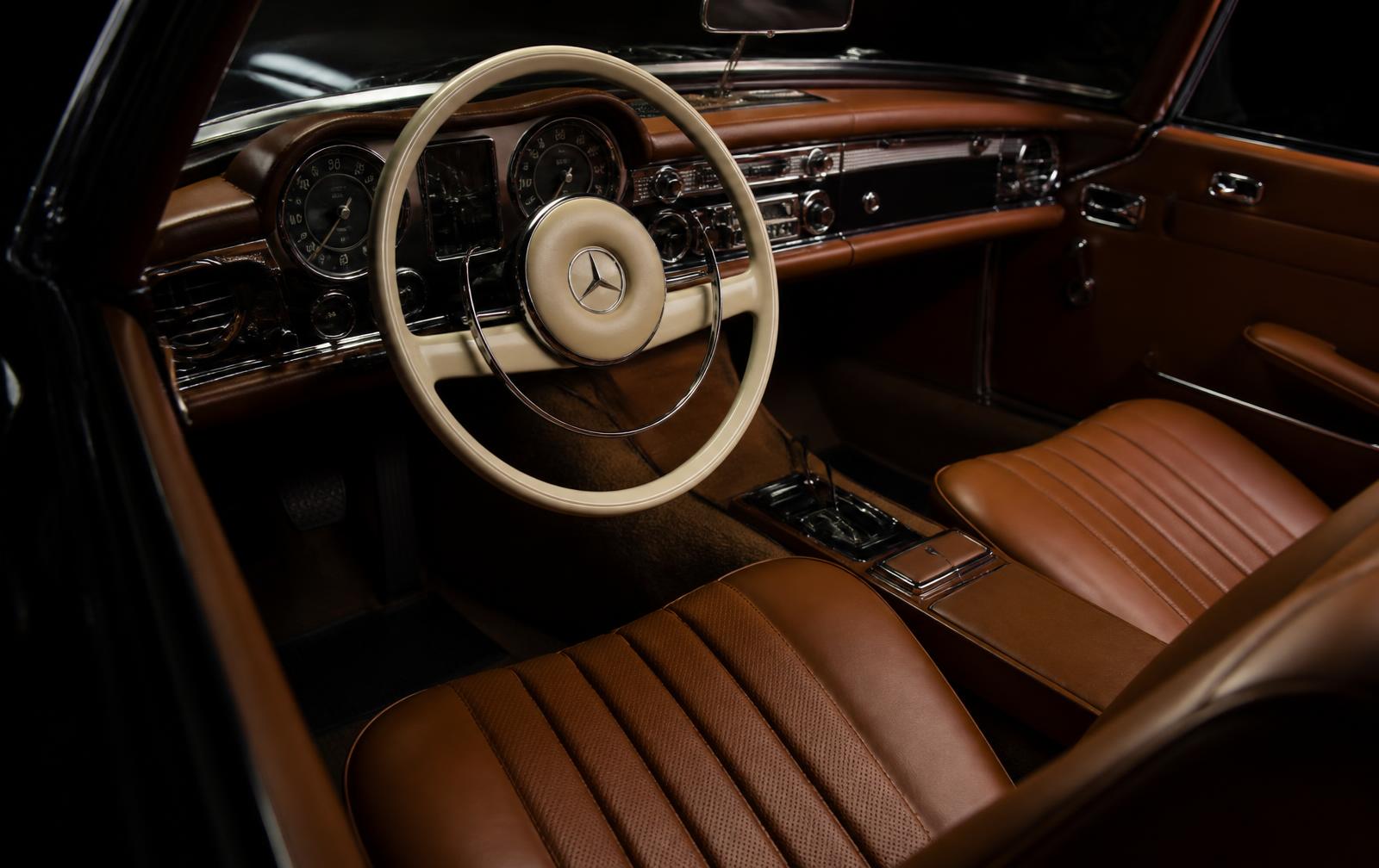 1969 Mercedes-Benz 280 SL — view 3